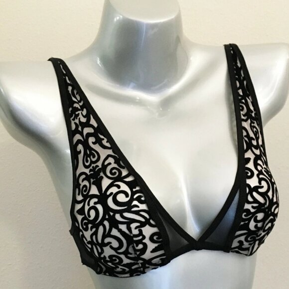 Nwt Victorias Secret Sexy Illusions Unlined Plunge Bra Wireless Mesh Bralette XS - Picture 2 of 3